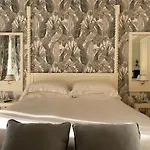 Marina - Preferred & Hotell Capri
