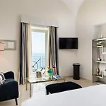Marina - Preferred & Hotell Capri
