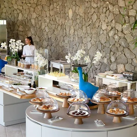 Marina - Preferred & 5* Capri