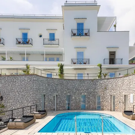 Marina - Preferred & 5* Capri