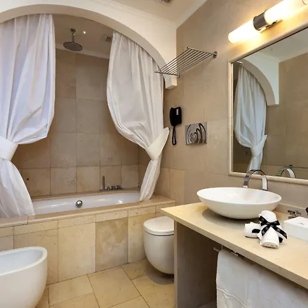 Marina - Preferred & Hotell Capri