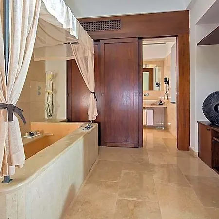 Marina - Preferred & 5*