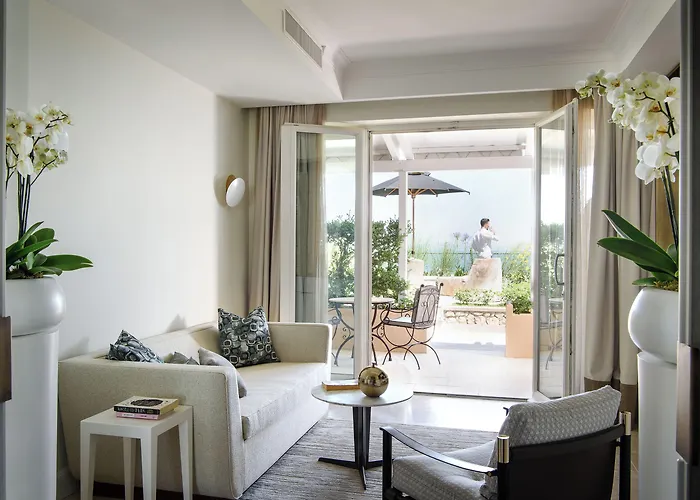 Marina - Preferred & Hotel Capri