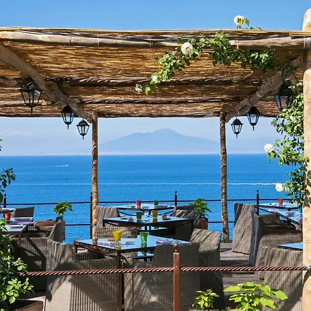 Marina Hotel